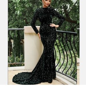 Love & Lemonade Dress Womens Small Green Sequin Long Sleeve Gown Mock Neck